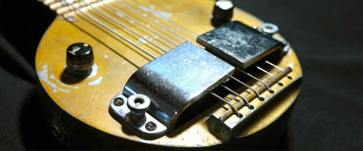 frying pan guitar at close